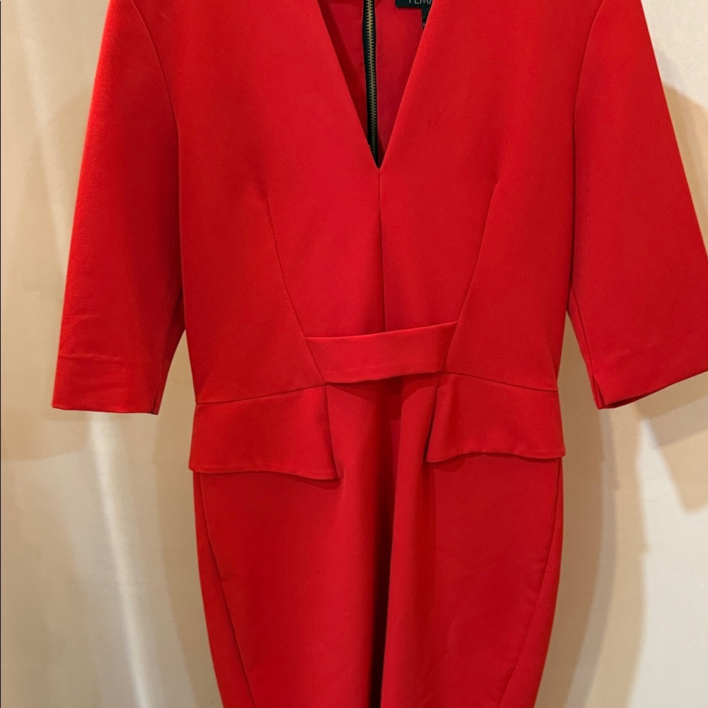 Elegant Red Women's Dress - Picture 11 of 12